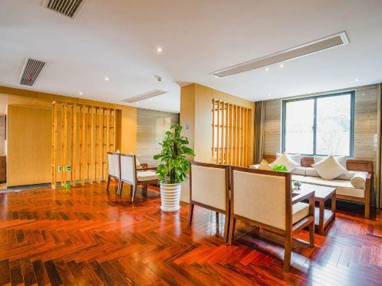 Nanxun Jiangnan Courtyard Resort Hotel in Suzhou