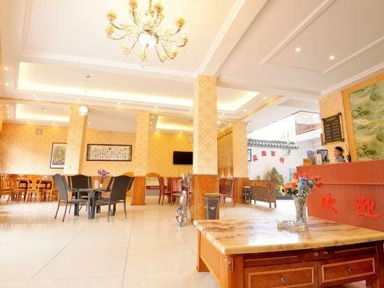 Qingcheng Mountain Chenxin Business Inn Hotel in Chengdu
