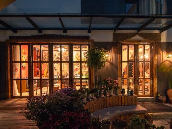 Dian Chi Lake Villa Hotel in China
