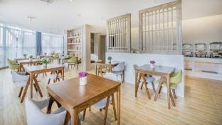 Manju Hotel (Huzhou Zhili Chinese children's wear city) Hotel in Suzhou
