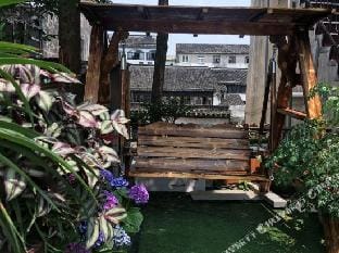 Hetang Yuese Homestay Hotel in Suzhou