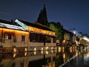 Hetang Yuese Homestay Hotel in Suzhou