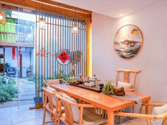 Wuhua Caotang Inn Hotel in China