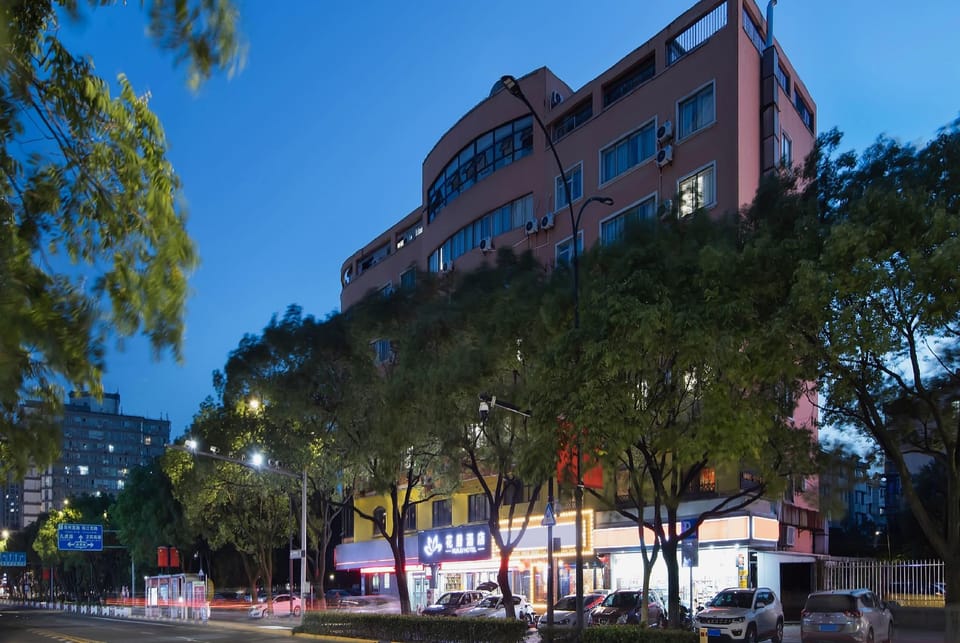 Huaju Hotel (Haining Haichang Road subway station store) Hotel in Hangzhou