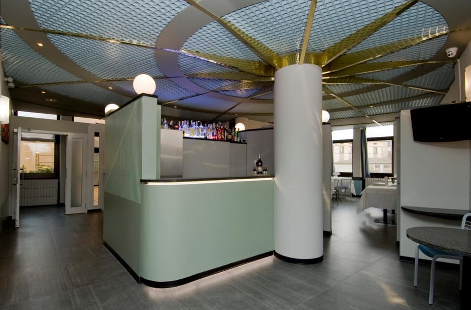 Bar/lounge