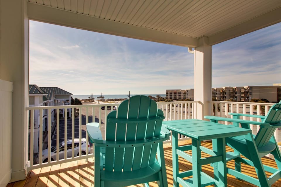 Islander Hotel & Resort Hotel in Emerald Isle
