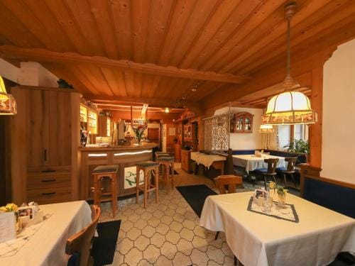 Landgasthof Neuwirt Inn in Salzburgerland