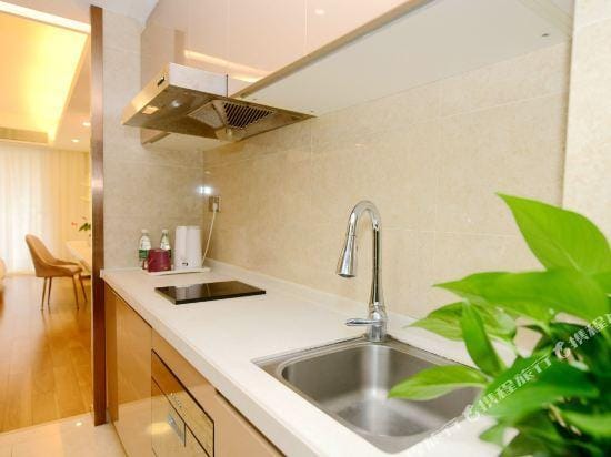 Yunshangju Theme Apartment Hotel in Shenzhen