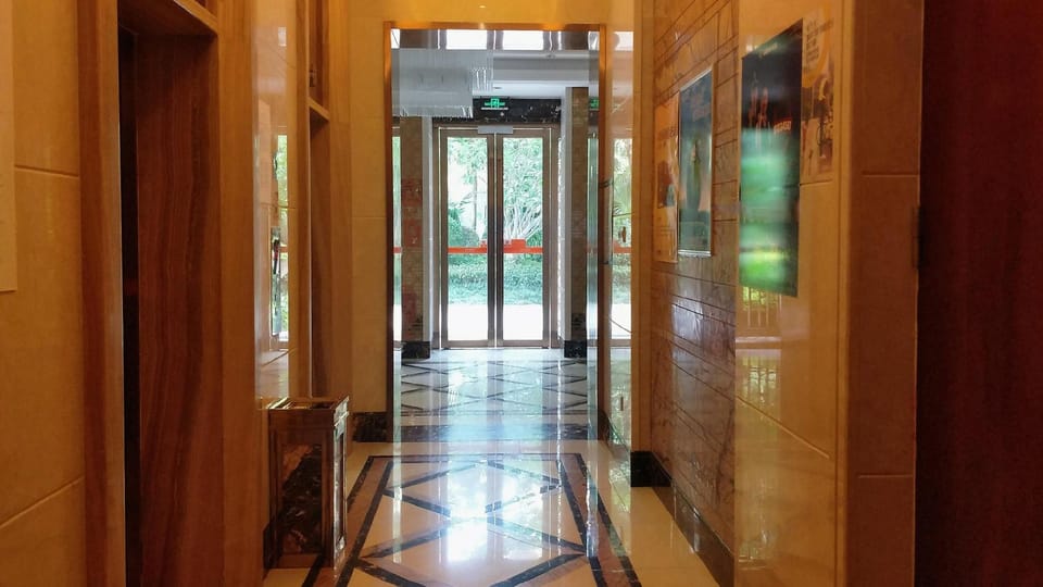 Aishang Apartment Hotel in Shenzhen