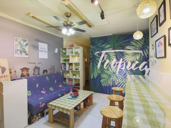 Lehu Youth Hostel Hotel in Hong Kong