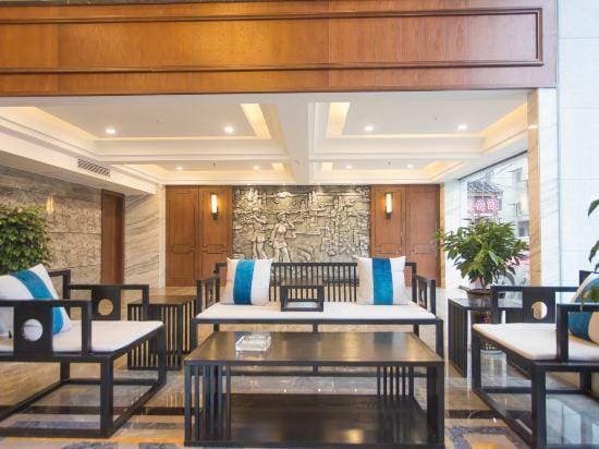 Colorful Xiangxi Inn Hotel in Hubei
