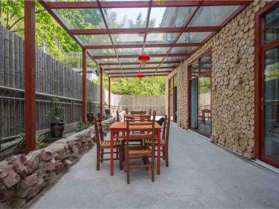 Changronglou Guesthouse Hotel in Hubei