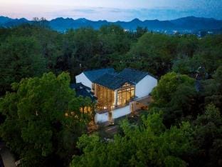 Wangshan Life Fishing Snow Garden Natural Aesthetics Homestay (Huangshan Xixinan Ancient Village) Hotel in Zhejiang