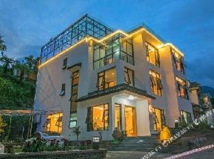 Floral Hotel · Guiyuan Siju(South Gate of Huangshan Scenic Area,Feicui Valley) Hotel in Zhejiang