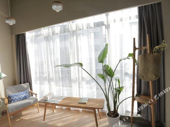 Liuhe Cangyuan Jingpin Guesthouse Hotel in Hangzhou