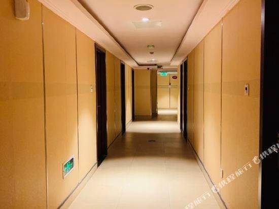 Rainbow Boutique Hotel (Shaoxing Lu Xun Hometown Subway Station) Hotel in Hangzhou