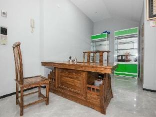 Light Stay · Yuexiang Hotel (Shaoxing Paojiang China Auto City Store) Hotel in Hangzhou