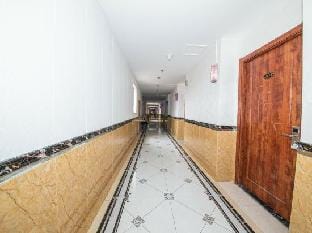 Light Stay · Yuexiang Hotel (Shaoxing Paojiang China Auto City Store) Hotel in Hangzhou