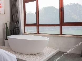 Qiandao Lake Drama Lake Homestay Hotel in Hangzhou
