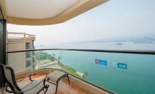 Hupanju Holiday Apartment Hotel in Hangzhou