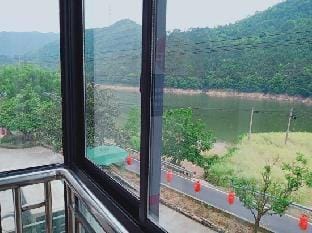 Hupan Shanzhuang Guesthouse Hotel in Hangzhou