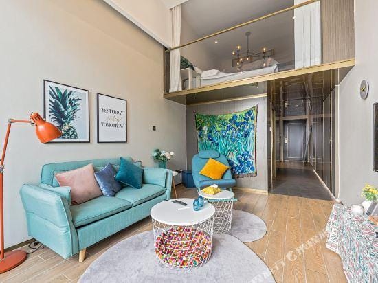 Hangzhou meets the loft hotel apartment with Jiangnan River View Hotel in Hangzhou
