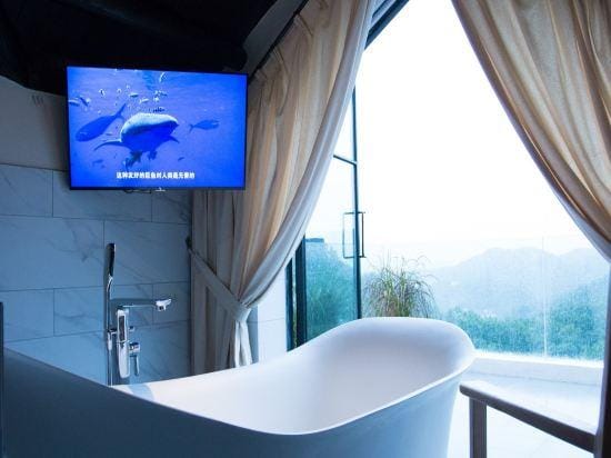 Hi in the Mountain Homes Hotel in Hangzhou