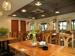 Qinhe Residence Hotel in Hangzhou