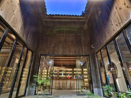 Hangzhou Jianwu Township · Jiulin Jingshe Lake Homestay Hotel in Hangzhou