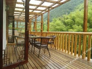 Stone House Hotel in Hangzhou