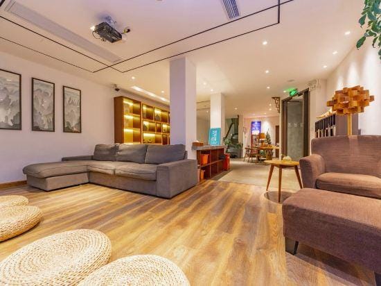 Joyful Resort Hotel in Hangzhou