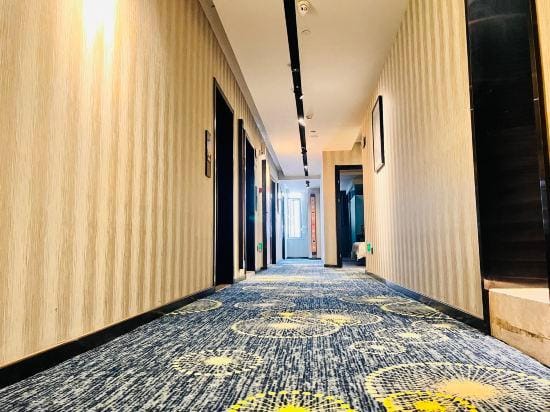 Hi Hotel (Hangzhou Linping Yintai Department Store) Hotel in Hangzhou