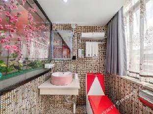 Qingman Light Luxury Hotel (Linping Qiosi Subway Station) Hotel in Hangzhou