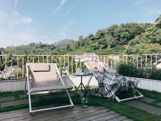 Hangzhou Liubai Homestay Hotel in Hangzhou