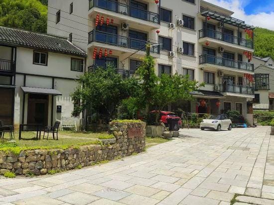 Shuangfuju Farmhouse Hotel in Hangzhou