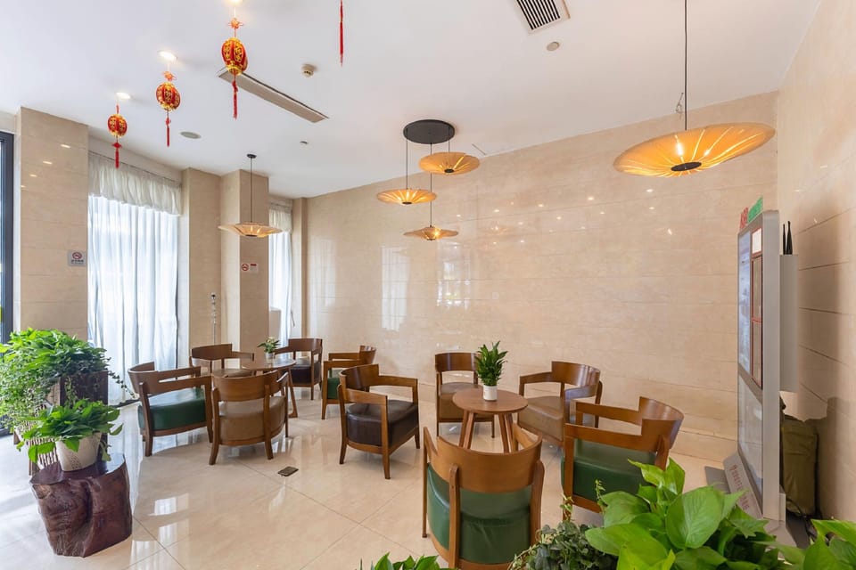 Hangzhou Luming Linshe Hotel (Qingchun Square Subway Station) Hotel in Hangzhou
