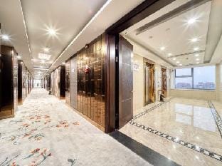 Crown Hotel Chunxun (Hangzhou Renhe Avenue Branch) Hotel in Hangzhou