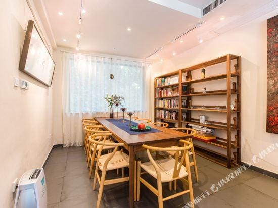 Nianhua Jingshe Guesthouse (West Lake Lingyin Store) Hotel in Hangzhou