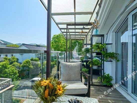 Yujin Family | Coffee, Meals, Homestay (West Lake Lingyin Temple Store) Hotel in Hangzhou