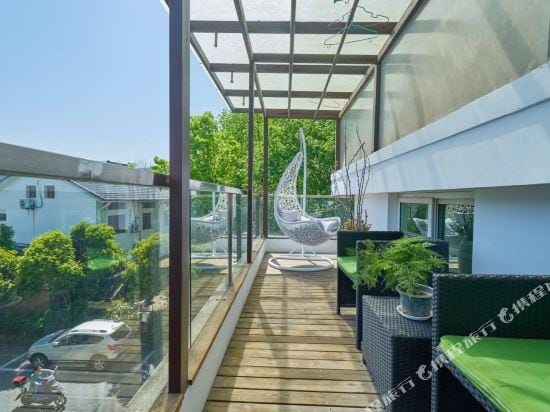 Yujin Family | Coffee, Meals, Homestay (West Lake Lingyin Temple Store) Hotel in Hangzhou