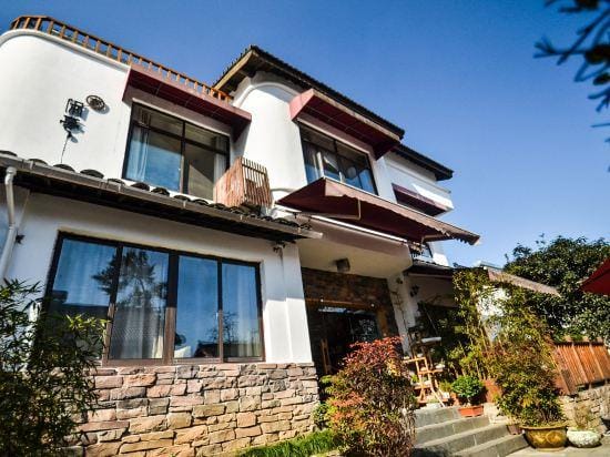 Lingyin Xianting Inn Hotel in Hangzhou