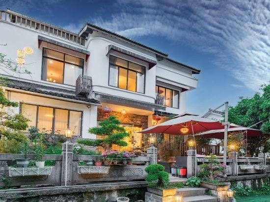 Lingyin Xianting Inn Hotel in Hangzhou