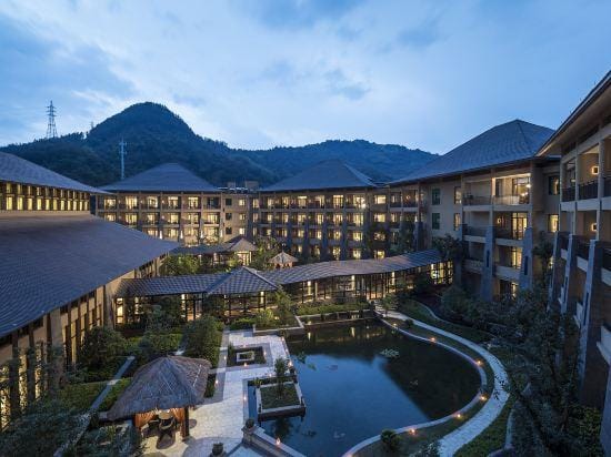 Tuankou Zhongan Radon Hotspring Resort Hotel in Hangzhou