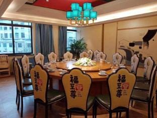 Xifei Yibo Hotel (Hangzhou Lin'an Square Metro Station) Hotel in Hangzhou