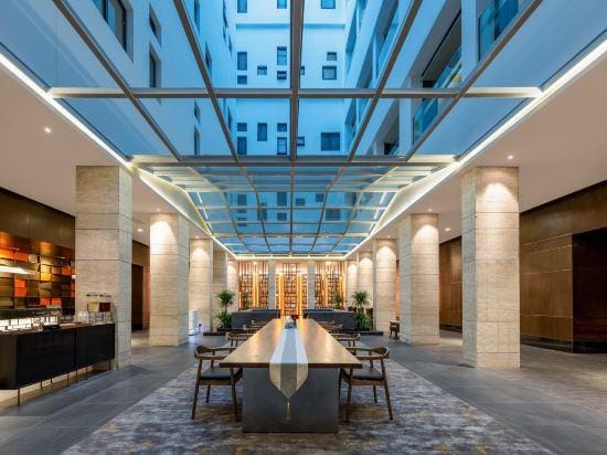 Ramada Hotel at the Port Pool Wharf of Dang Port in Zhenjiang Hotel in Jiangsu