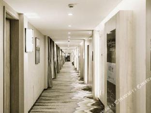 Qingmu Select Hotel （Zhenjiang Dantu South Station Baolong Plaza Store) Hotel in Jiangsu