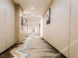 Qingmu Select Hotel （Zhenjiang Dantu South Station Baolong Plaza Store) Hotel in Jiangsu