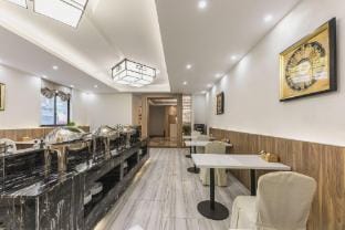 P&E Hotels (Zhenjiang High-speed Rail Wanda) Hotel in Jiangsu