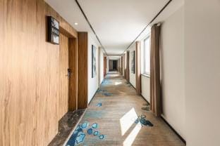 P&E Hotels (Zhenjiang High-speed Rail Wanda) Hotel in Jiangsu