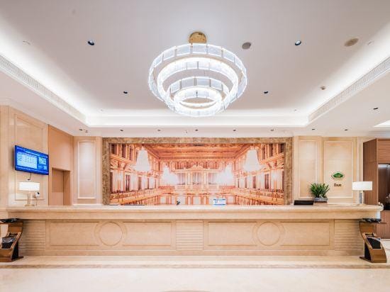 Vienna Hotel (Zhenjiang Railway Station, Xijin Ferry) Hotel in Jiangsu